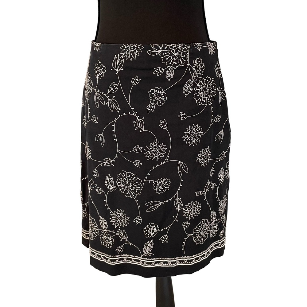 Ann Taylor Loft Black White Floral Embroidered Pencil Skirt Size 4 Dark Academia